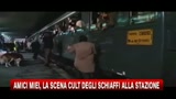 Amici miei, la scena cult degli schiaffi alla stazione