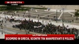 15/12/2010 - 2 - Sciopero in Grecia, scontri tra manifestanti e polizia