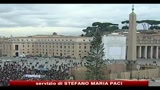 19/12/2010 - Papa: San Giuseppe voleva ripudiare Maria, poi obbedì a Dio