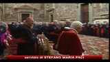20/12/2010 - Papa: la pedofilia ci ha sconvolto, polvere sul volto della Chiesa