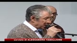 Bossi a Berlusconi: Vada a riposare che qui ci pensiamo noi
