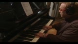 Elton John parla del figlio Zachary e degli impegni paterni