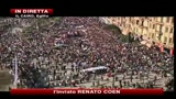 Mubarak prepara la transizione, cortei in tutto il paese