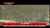 Egitto, scontri tra i manifestanti pro e anti-Mubarak