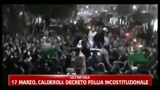 Libia, folle festanti al passaggio di Gheddafi