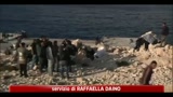 Centinaia di immigrati in fuga dai centri di Manduria e Mineo