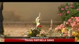 25/04/2011 - Lampedusa, fiori sulle tombe senza nome