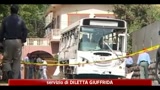 Pakistan, attentati contro bus della Marina, almeno 4 morti e 60 feriti