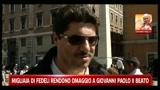 01/05/2011 - Migliaia di fedeli rendono omaggio a Giovanni Paolo II Beato
