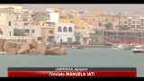 02/05/2011 - Lampedusa, 1500 profughi lasciano l'isola a bordo della Moby