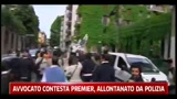 09/05/2011 - Avvocato contesta Berlusconi, allontanato dalla polizia