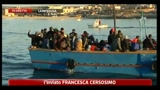 13/05/2011 - Approdato un barcone a Lampedusa, altri cinque avvistati al largo