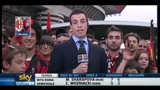 I tifosi a San Siro aspetttano la squadra