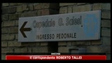 Bimba dimenticata in auto, alleggerita posizione del padre