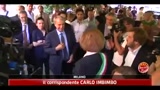 23/05/2011 - Milano, stretta di mano tra i candidati Moratti e Pisapia