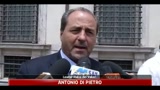 Di Pietro: Berlusconi lasci prima che si scateni una rivolta