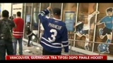 Vancouver, guerriglia tra tifosi dopo finale hockey