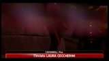 Auto incendiata nel pisano, nell' abitacolo mamma e due figli