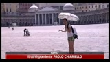15/08/2011 - Folla di turisti a Napoli, strade libere dai rifiuti