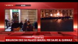 12/11/2011 - Contestato, Formigoni sfoggia il dito medio
