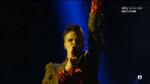 Lo scatenato Davide in 'Never Be Alone'