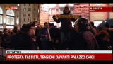 Protesta tassisti, tensioni davanti palazzo Chigi