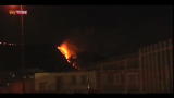 Vasto incendio sulla alture di Napoli