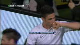 Olivier Giroud festeggia lo 0-1 con un bacio