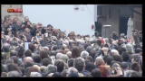 04/03/2012 - Lucio Dalla, il feretro in Piazza Maggiore tra gli applausi
