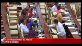 Birmania, Aung San Suu Kyi giura in parlamento