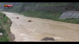 Lost & Found: Cina, escavatrice bloccata nel fiume