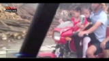 Lost & Found: Cina, con il casco ma in 8 sulla moto