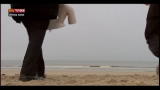 Lost & found, Australia: protesta con water in spiaggia