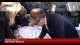 21/10/2012 - Crisi in Lombardia, ai gazebo Maroni attende investitura