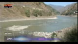 27/11/2012 - Effetto notte - Cina: famiglia tratta in salvo dalle acque