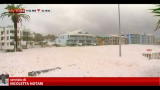 29/01/2013 - Australia, la costa est invasa dalla schiuma