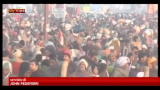 10/02/2013 - Kumbh Mela, tra i 30 mln di fedeli si contano già 20 vittime