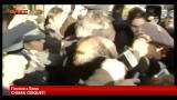 15/02/2013 - MPS, Mussari dai PM, accolto da insulti e lancio di monete