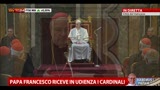 15/03/2013 - Il Papa ringrazia il cardinale e quasi inciampa