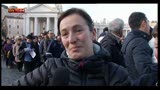 Attesa per la benedizione Urbi et Orbi del papa