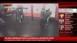 22/04/2013 - Milano, borseggiatori in azione nelle metropolitane