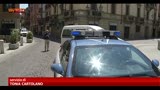 16/06/2013 - Ruba la pistola a una guardia giurata e spara ai passanti