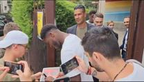 Milan, selfie e autografi per Musah dopo l'idoneità