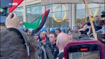 Salone del Libro, Zerocalcare tra i manifestanti pro Gaza