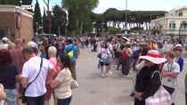 Pompei, file lunghissime agli ingressi degli scavi