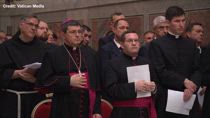 Conclave, il giuramento degli officiali e degli addetti