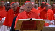 Il giuramento di Prevost in Conclave prima di essere eletto
