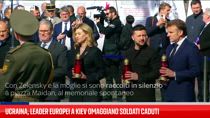 Ucraina, leader europei a Kiev omaggiano soldati caduti