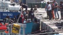 Migranti, centinaia di arrivi autonomi a Lampedusa