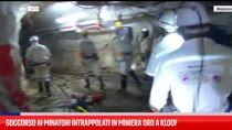 Soccorso ai minatori intrappolati in miniera oro a Kloof
